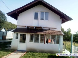 vila-4-camere-teren-2200-mp-de-vanzare-in-pungesti-cursesti-deal-vaslui-ideala-pentru-familie-1