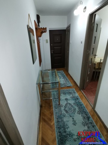 inchiriez-apartament-2-camere-decomandatrenovat-zona-centrala-6