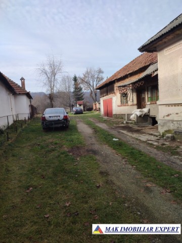 casa-6-camere-teren-4000-mp-de-vanzare-in-schitu-golesti-arges-14
