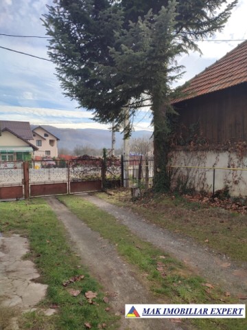 casa-6-camere-teren-4000-mp-de-vanzare-in-schitu-golesti-arges-24