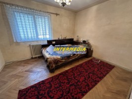 apartament-de-vanzare-3-camere-decomandat-in-cetate-bloc-foste-proprietati-2