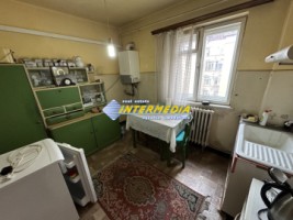 apartament-de-vanzare-3-camere-decomandat-in-cetate-bloc-foste-proprietati-8