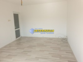 aparament-cu-2-camere-decomandat-de-vanzare-la-etaj-2-alba-iulia-zona-sub-stadion-2
