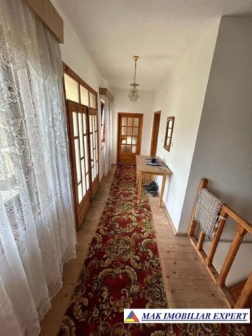 vila-cu-6-camere-si-teren-de-955-mp-de-vanzare-in-cetateni-arges-ideala-pentru-locuinta-spatioasa-de-familie-4