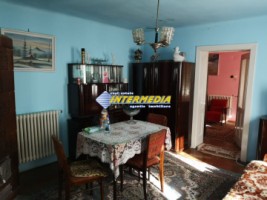 casa-de-vanzare-cu-600-mp-teren-in-centru-la-strada-asfaltata-6