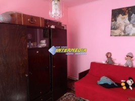 casa-de-vanzare-cu-600-mp-teren-in-centru-la-strada-asfaltata-4
