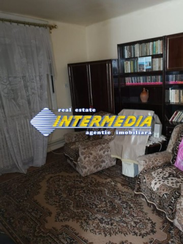 casa-de-vanzare-cu-600-mp-teren-in-centru-la-strada-asfaltata-12