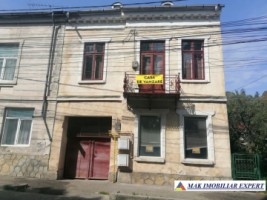 vila-stil-cu-7-camere-si-teren-de-337-mp-de-vanzare-in-centru-campulung-muscel-arges-ideala-pentru-locuinta-de-familie-sau-investitie-1