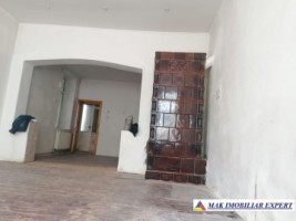 vila-stil-cu-7-camere-si-teren-de-337-mp-de-vanzare-in-centru-campulung-muscel-arges-ideala-pentru-locuinta-de-familie-sau-investitie-6
