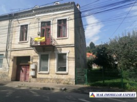 vila-stil-cu-7-camere-si-teren-de-337-mp-de-vanzare-in-centru-campulung-muscel-arges-ideala-pentru-locuinta-de-familie-sau-investitie-4