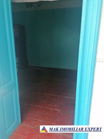 vila-stil-cu-7-camere-si-teren-de-337-mp-de-vanzare-in-centru-campulung-muscel-arges-ideala-pentru-locuinta-de-familie-sau-investitie-11