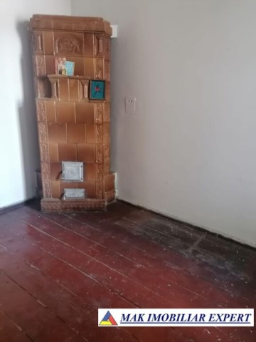 vila-stil-cu-7-camere-si-teren-de-337-mp-de-vanzare-in-centru-campulung-muscel-arges-ideala-pentru-locuinta-de-familie-sau-investitie-9