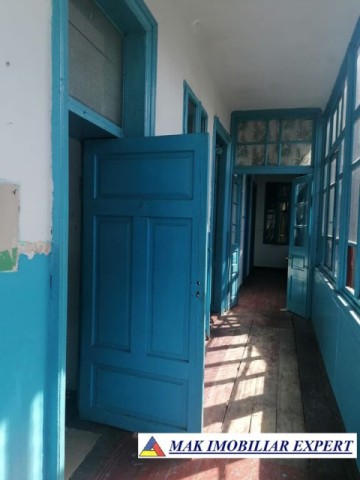 vila-stil-cu-7-camere-si-teren-de-337-mp-de-vanzare-in-centru-campulung-muscel-arges-ideala-pentru-locuinta-de-familie-sau-investitie-15