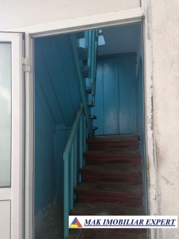 vila-stil-cu-7-camere-si-teren-de-337-mp-de-vanzare-in-centru-campulung-muscel-arges-ideala-pentru-locuinta-de-familie-sau-investitie-18