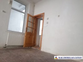 vila-stil-cu-7-camere-si-teren-de-337-mp-de-vanzare-in-centru-campulung-muscel-arges-ideala-pentru-locuinta-de-familie-sau-investitie-16