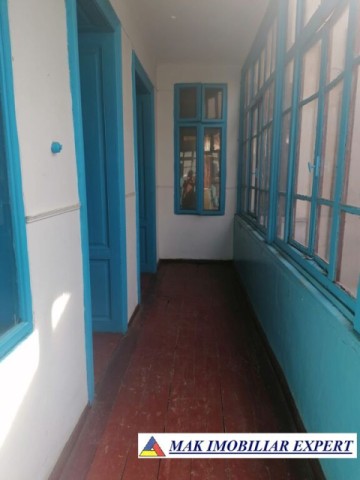 vila-stil-cu-7-camere-si-teren-de-337-mp-de-vanzare-in-centru-campulung-muscel-arges-ideala-pentru-locuinta-de-familie-sau-investitie-20
