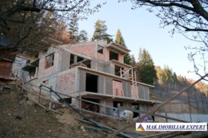 vila-tip-pensiune-la-rosu-cu-10-camere-si-teren-de-1055-mp-in-dambovicioara-oportunitate-de-investitie-turistica-22