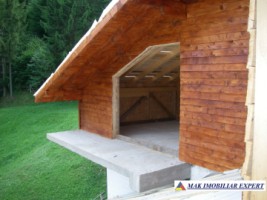 vila-tip-pensiune-la-rosu-cu-10-camere-si-teren-de-1055-mp-in-dambovicioara-oportunitate-de-investitie-turistica-27