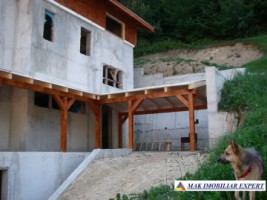 vila-tip-pensiune-la-rosu-cu-10-camere-si-teren-de-1055-mp-in-dambovicioara-oportunitate-de-investitie-turistica-33