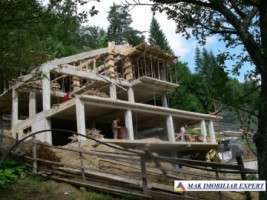 vila-tip-pensiune-la-rosu-cu-10-camere-si-teren-de-1055-mp-in-dambovicioara-oportunitate-de-investitie-turistica-42