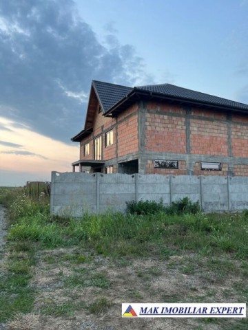 vila-la-rosu-4-camere-teren-420-mp-de-vanzare-in-domnesti-arges-oportunitate-de-personalizare-3