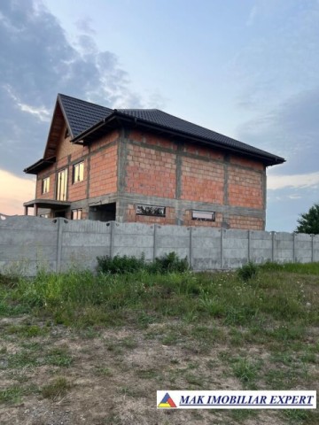 vila-la-rosu-4-camere-teren-420-mp-de-vanzare-in-domnesti-arges-oportunitate-de-personalizare