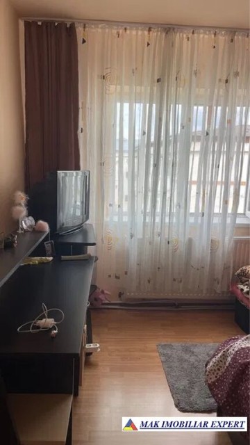 apartament-3-camere-confort-1-etaj-44-in-campulung-spatios-si-luminos-2