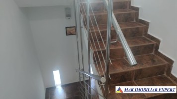 vila-cu-6-camere-si-teren-de-900-mp-voinesti-leresti-arges-56