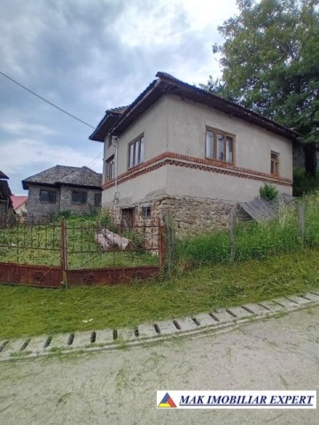 casa-4-camere-cu-teren-688-mp-de-vanzare-in-matau-mioarele-campulung-muscel-arges-2