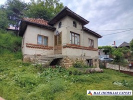 casa-4-camere-cu-teren-688-mp-de-vanzare-in-matau-mioarele-campulung-muscel-arges