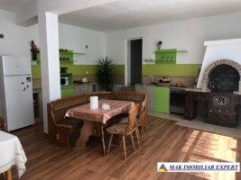 vila-cu-9-camere-si-teren-de-400-mp-de-vanzare-rucar-arges-2
