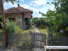casa-3-camere-teren-6731-mp-de-vanzare-in-titesti-arges-5