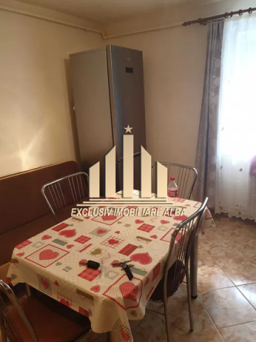 inchiriez-apartament-3-camere-semidecomandat-cetate-1