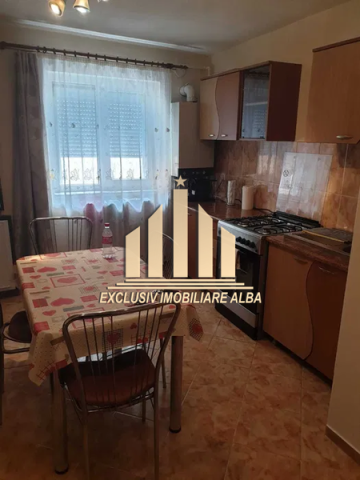 inchiriez-apartament-3-camere-semidecomandat-cetate-2