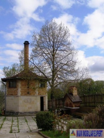 vila-tip-conac-duplex-6-camere-teren-3500-mp-de-vanzare-in-marcus-campulung-muscel-arges-11