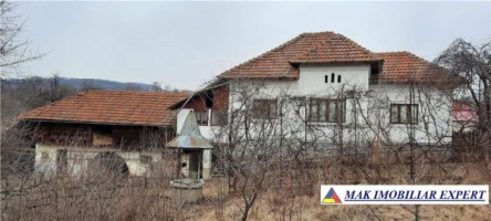 casa-cu-4-camere-si-teren-de-7100-mp-de-vanzare-in-corbi-arges