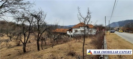 casa-cu-4-camere-si-teren-de-7100-mp-de-vanzare-in-corbi-arges-5