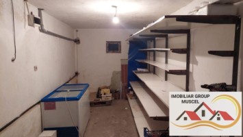 spatiu-comercial-de-inchiriat-suprafata-44-mp-schitu-golesti-si-magazie-depozitare-26-mp-pret-320-euro-6