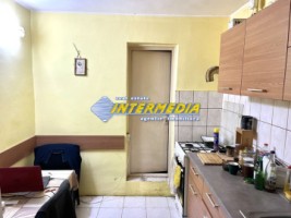 apartament-3-camere-decomandat-de-vanzare-in-alba-iulia-zona-centru-etaj-1-9