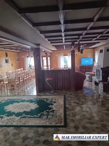 vila-tip-pensiune-cu-7-camere-si-teren-de-1000-mp-de-vanzare-in-bughea-de-jos-ideala-pentru-afaceri-turistice-sau-locuinta-de-familie-7
