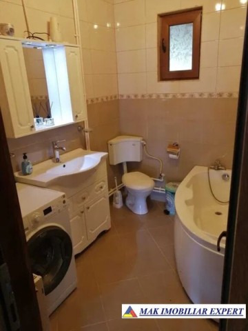 vila-tip-pensiune-cu-7-camere-si-teren-de-1000-mp-de-vanzare-in-bughea-de-jos-ideala-pentru-afaceri-turistice-sau-locuinta-de-familie-28