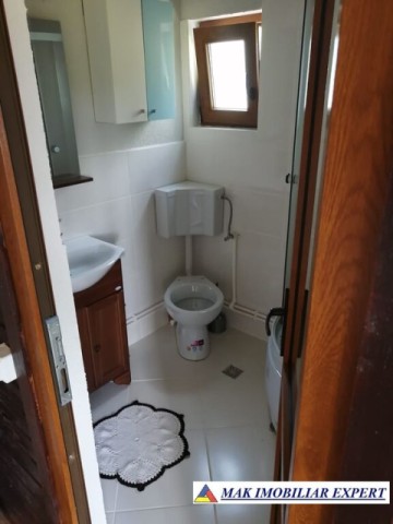 vila-tip-pensiune-cu-7-camere-si-teren-de-1000-mp-de-vanzare-in-bughea-de-jos-ideala-pentru-afaceri-turistice-sau-locuinta-de-familie-24