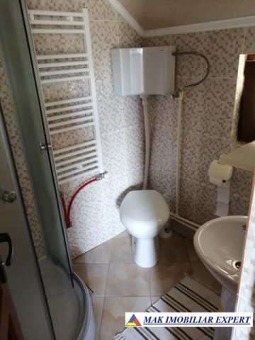vila-tip-pensiune-cu-7-camere-si-teren-de-1000-mp-de-vanzare-in-bughea-de-jos-ideala-pentru-afaceri-turistice-sau-locuinta-de-familie-26