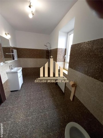 casa-de-inchiriat-in-alba-iulia-3-camere-2-bai-cu-etaj-pozitionare-langa-zidurile-cetatii-6
