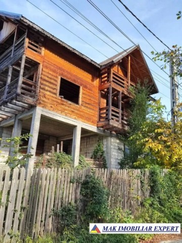 vila-la-rosu-13-camere-teren-1500-mp-de-vanzare-in-rucar-arges-4