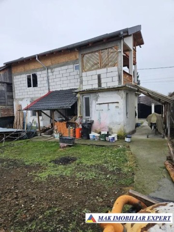 vila-7-camere-teren-200-mp-de-vanzare-in-centru-campulung-muscel-arges-3