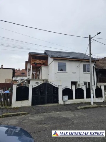 vila-7-camere-teren-200-mp-de-vanzare-in-centru-campulung-muscel-arges-1