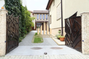 casa-de-vanzare-pensiune-cetate