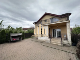 casa-individuala-de-vanzare-lipoveni