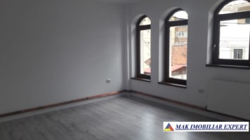 spatiu-comercial-300-mp-campulung-6